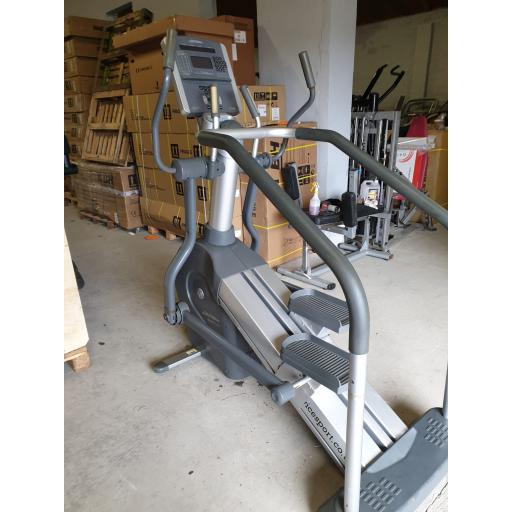 Preowned Commercial Lifefitness Summit Trainer